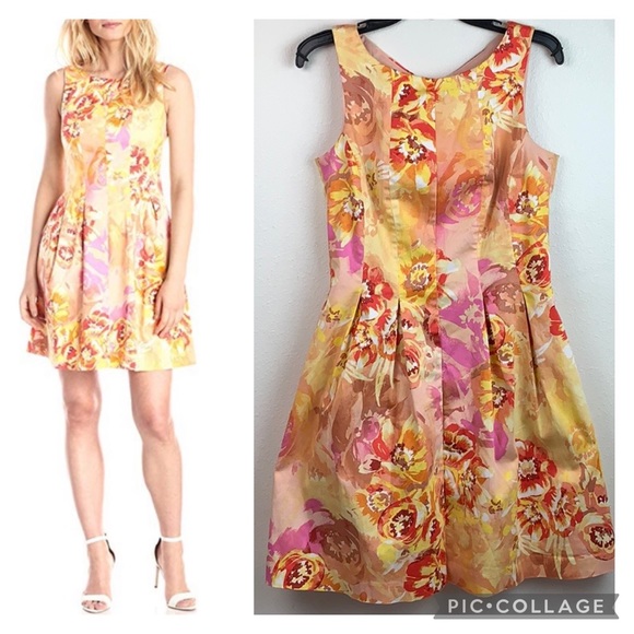 Gabby Skye Dresses & Skirts - Gabby Skye slimming fit flare floral spring dress